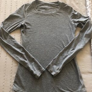 Lululemon long sleeve tee